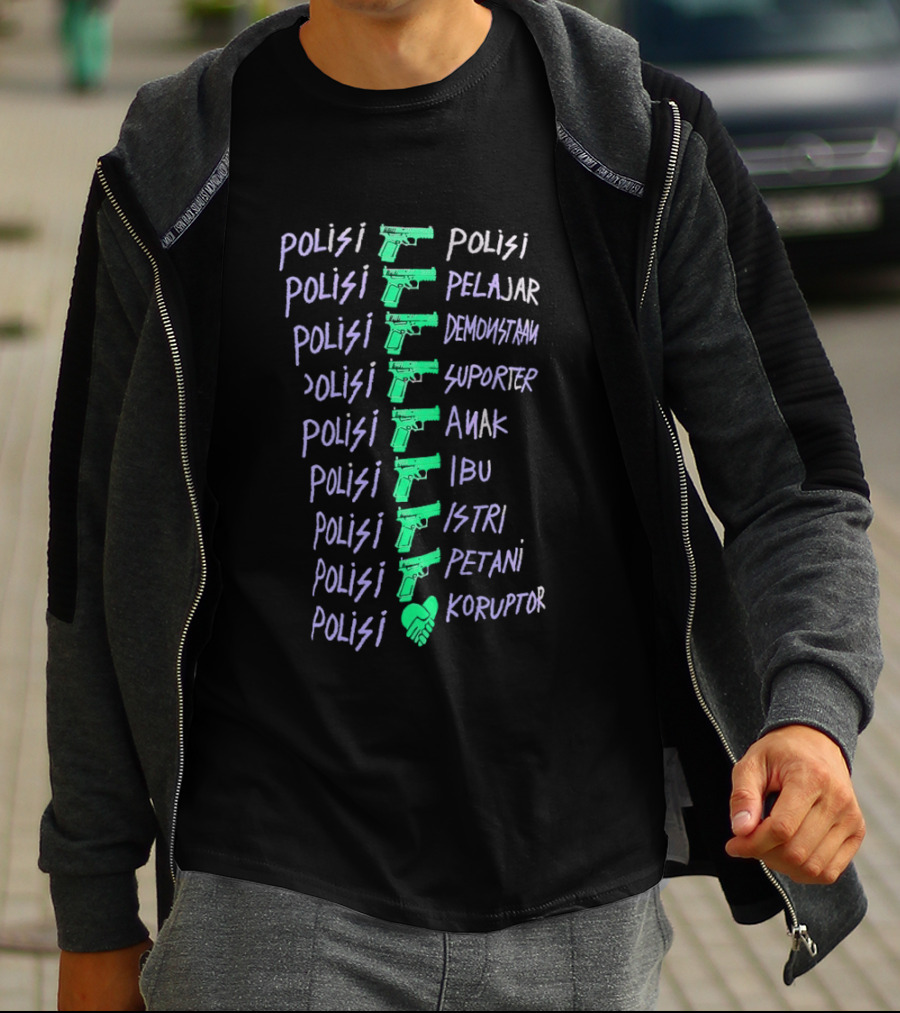Polisi Pelajar Demoustaan Suporter Anak Ibu Istri Petani Koruptor Pistols T-Shirt