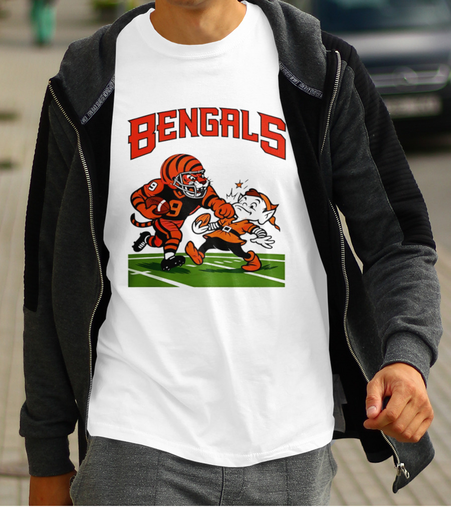 Bengals Tiger Player Tackling Browns Elf Cleveland Rivalry T-Shirt