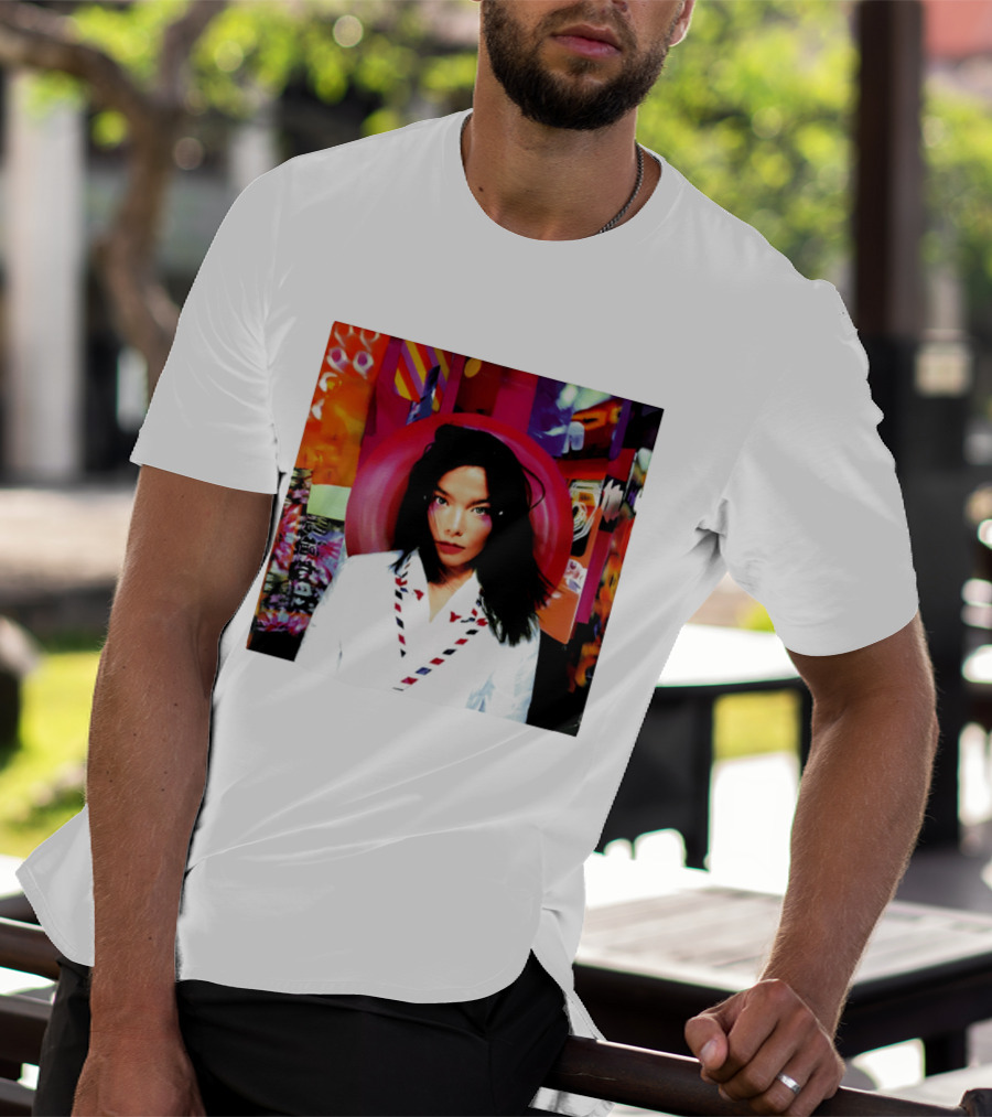 Anne Hathaway Björk And T-Shirt