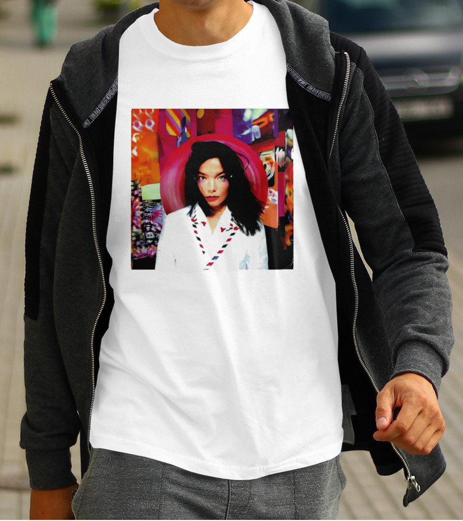 Anne Hathaway Björk And T-Shirt