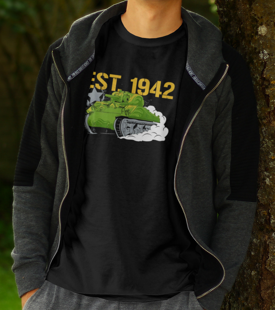 WW2 Sherman Tank EST 1942 World War II Historical Vehicle T-Shirt