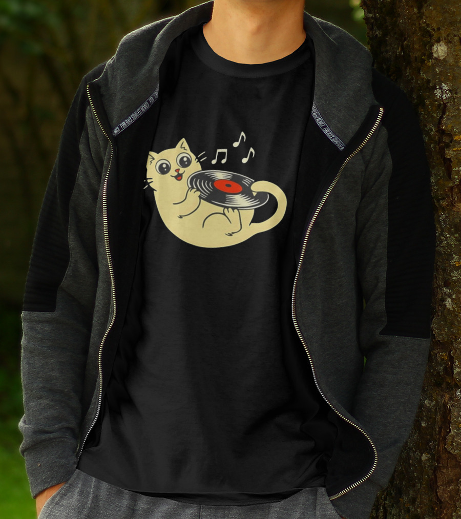 Turntable Cat Spinning Vinyl Record With Musical Notes T-Shirt