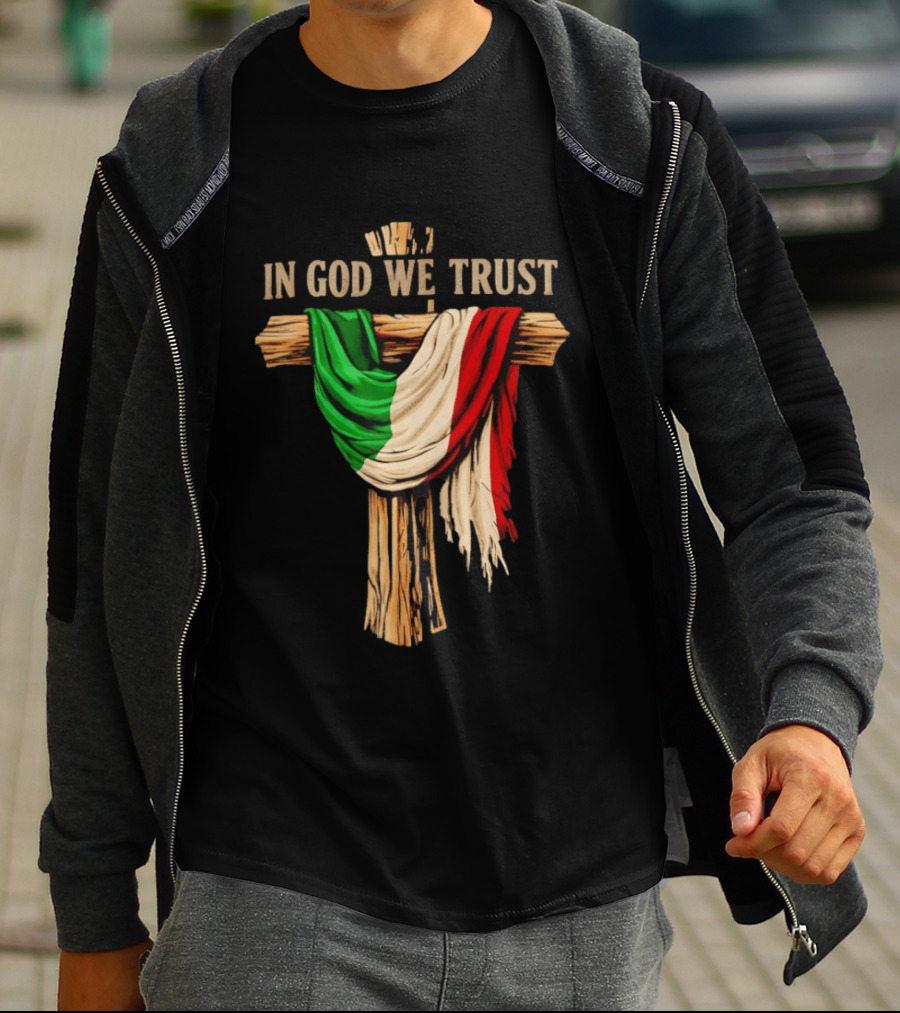 In God We Trust Italian Flag On Cross Jesus Reto T-Shirt