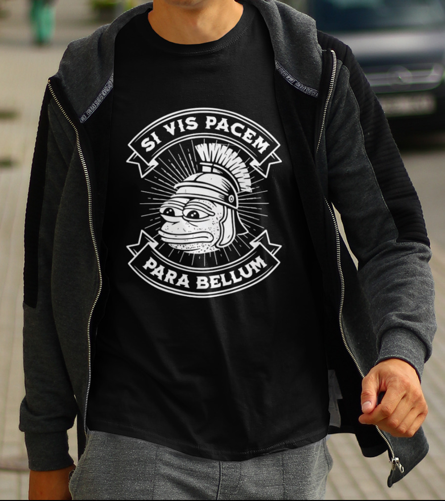 Pepe Roman Helmet Si Vis Pacem Para Bellum Latin Phrase T-Shirt
