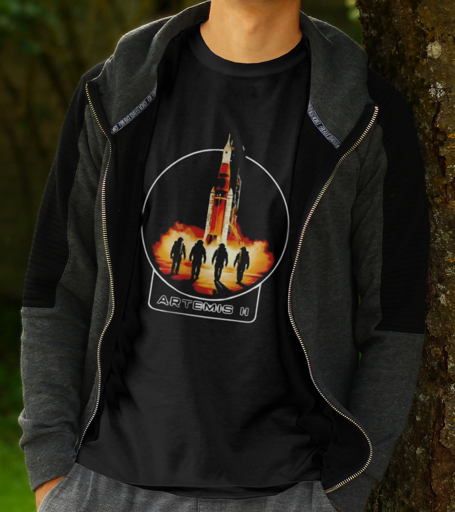 Artemis II Rocket Launch Astronauts And Liftoff T-Shirt