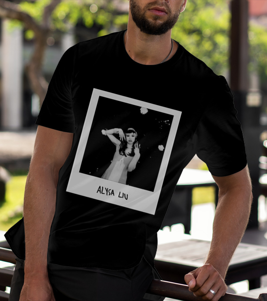 Laufey Alysa Liu 2026 Vintage Monochrome Photography T-Shirt