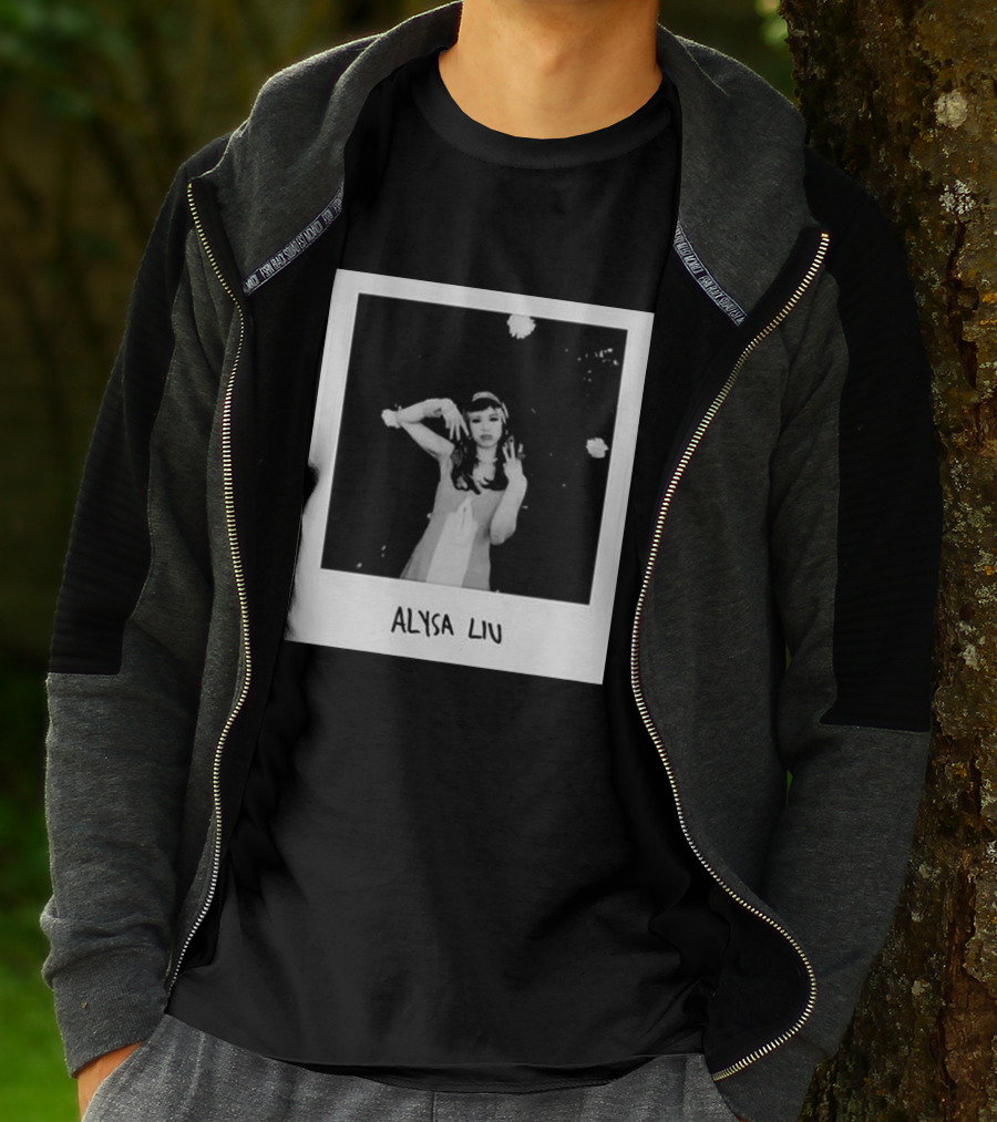 Laufey Alysa Liu 2026 Vintage Monochrome Photography T-Shirt