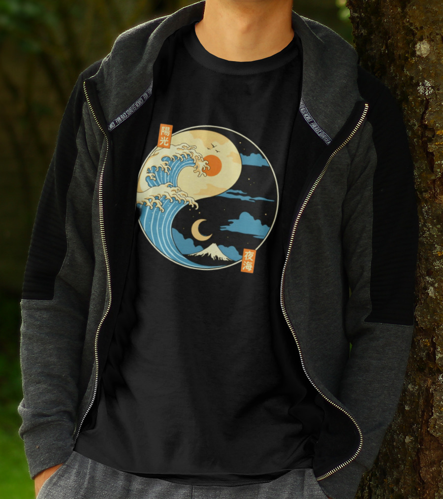 The Great Wave Off Kanagawa And Mount Fuji Yin Yang Sun And Moon Balance T-Shirt