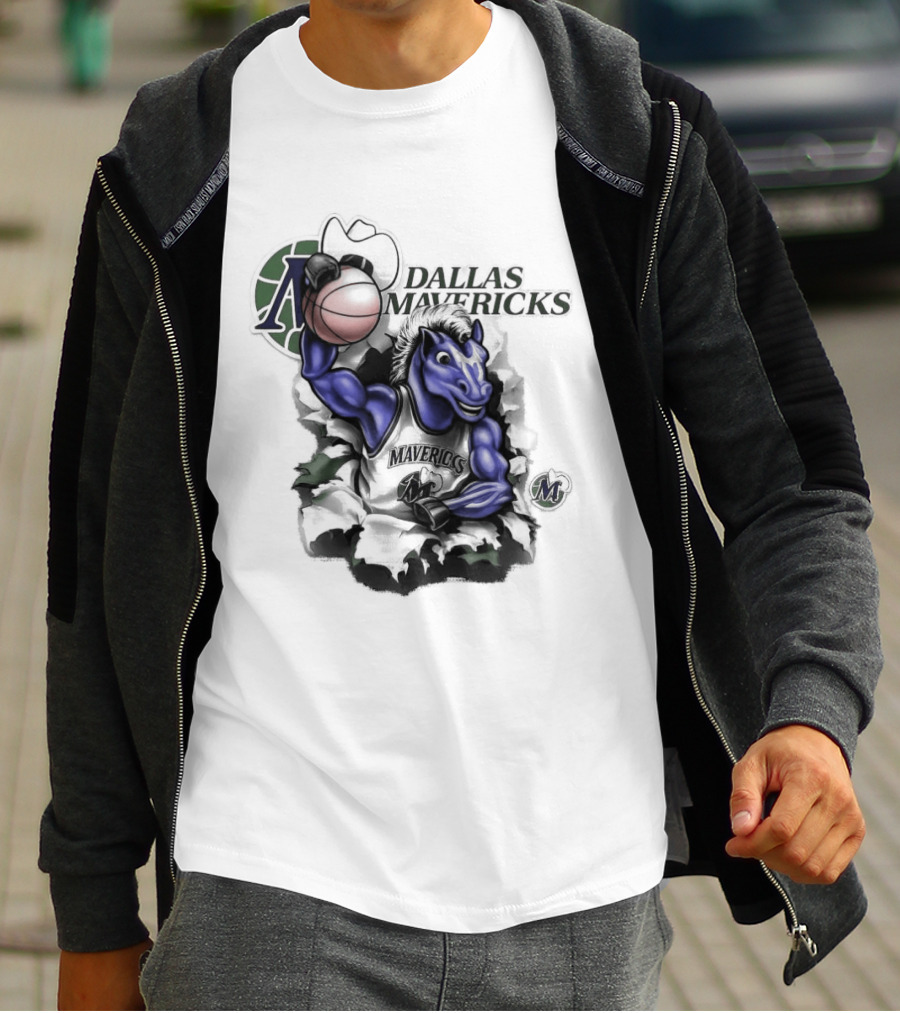 Dallas Mavericks Mitchell & Ness Breakthrough Basketball Horse T-Shirt