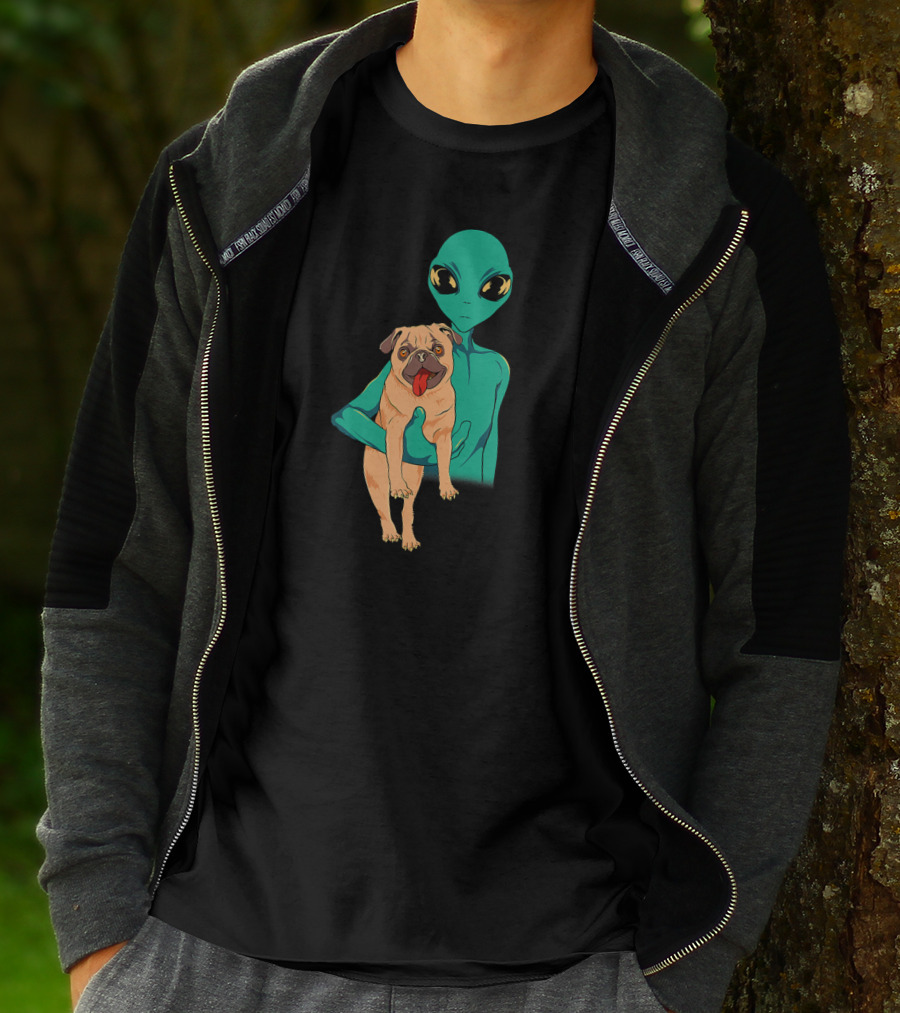 Funny Pug Alien Trippy Dog With Green Extraterrestrial T-Shirt