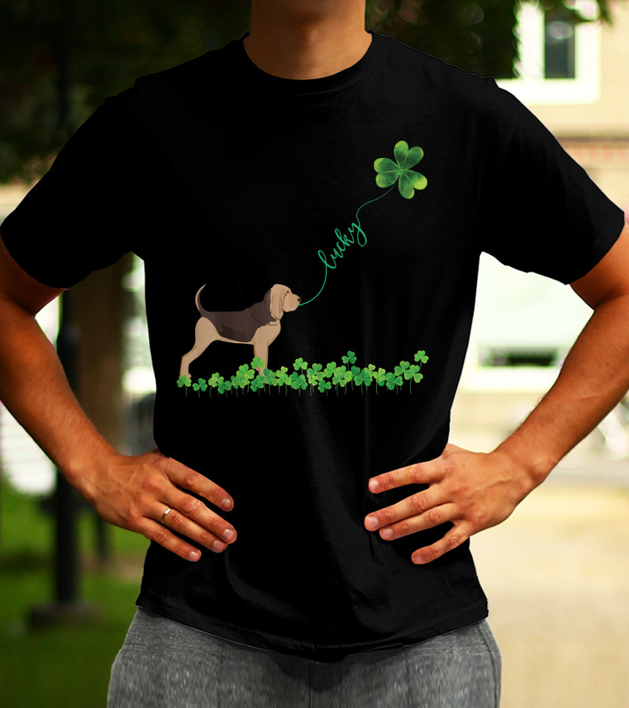 Lucky Bloodhound Dog With Shamrock St Patrick Day T-Shirt