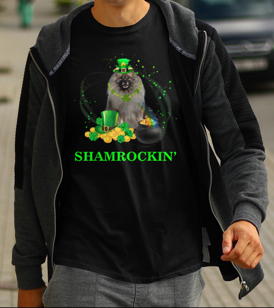 Shamrockin Keeshond St Patricks Day Dog With Green Hat And Gold Coins T-Shirt
