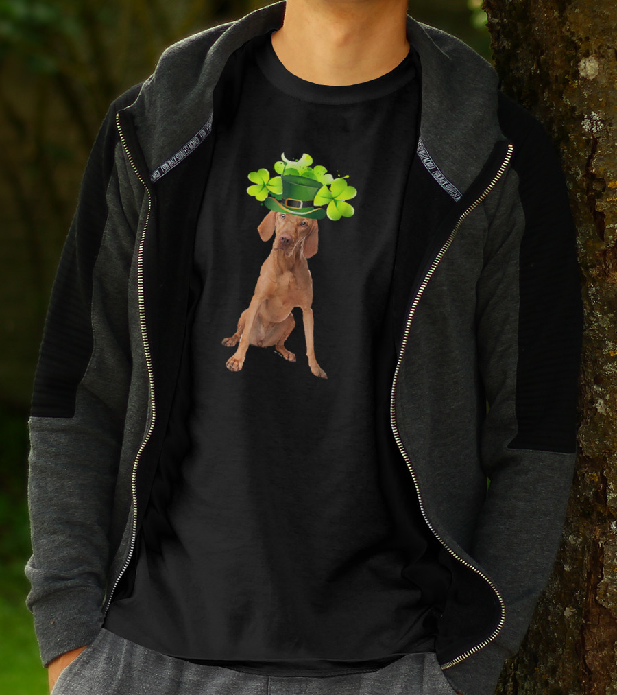 St Patricks Day Hungarian Vizsla Dog With Irish Clover Hat T-Shirt