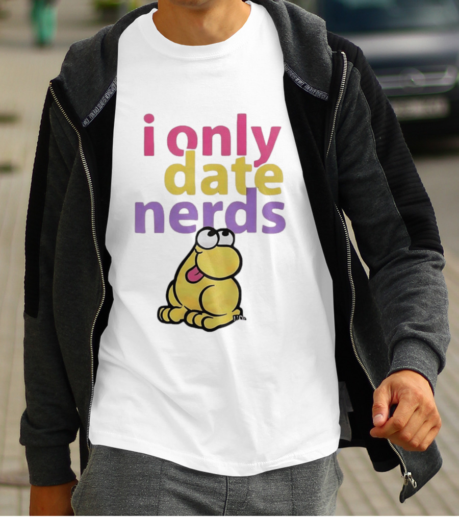 I Only Date Nerds Colorful Cartoon Worm Fun Playful Humor T-Shirt