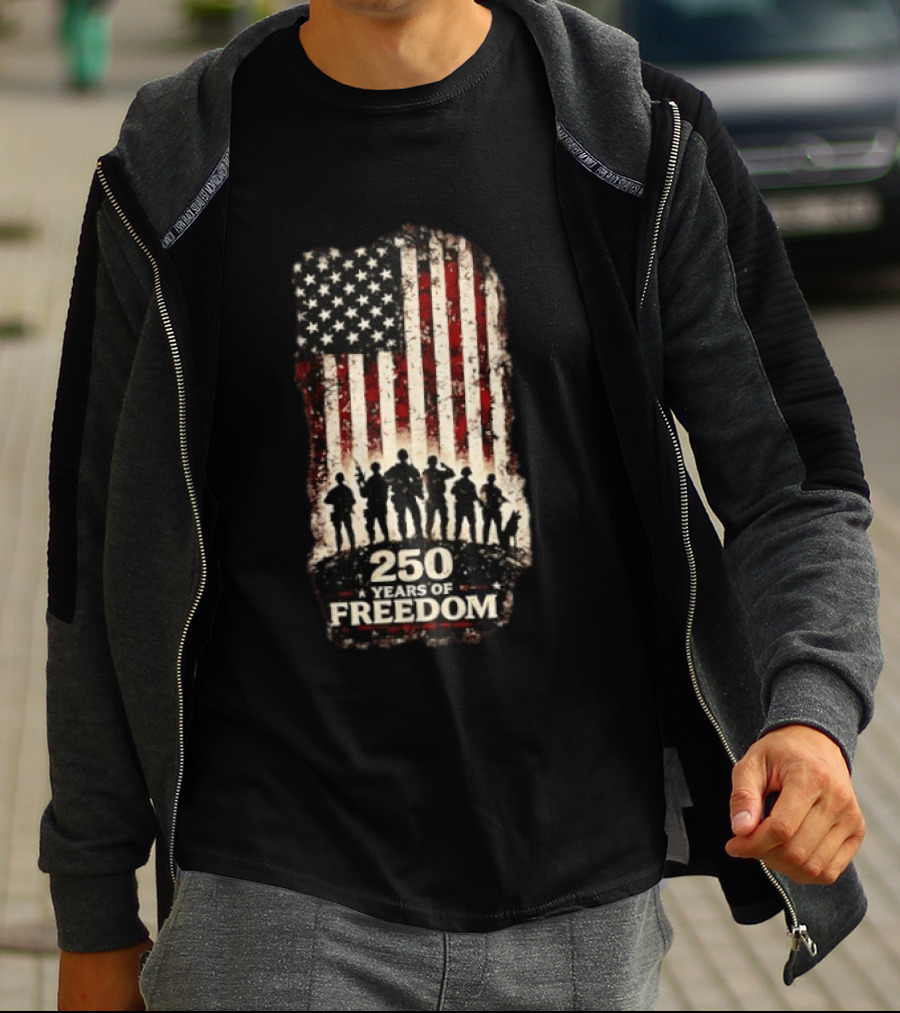 250 Years Of Freedom USA Flag Soldiers T-Shirt