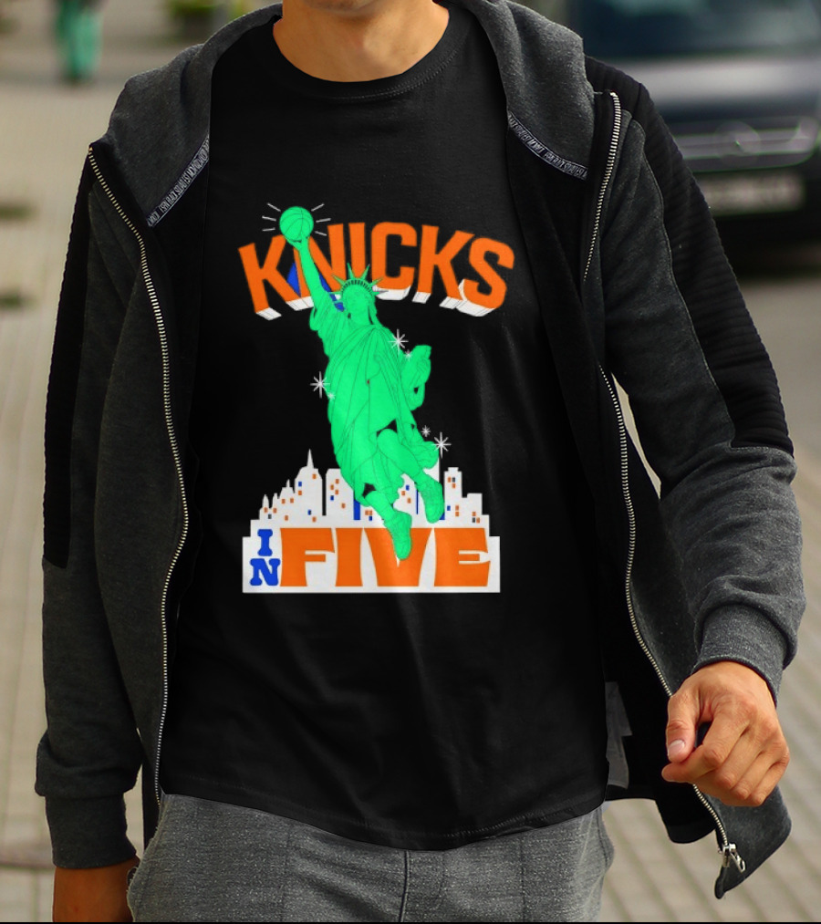 Knicks Statue Of Liberty Dunk In Five Basketball Cartoon Skyline T-Shirt
