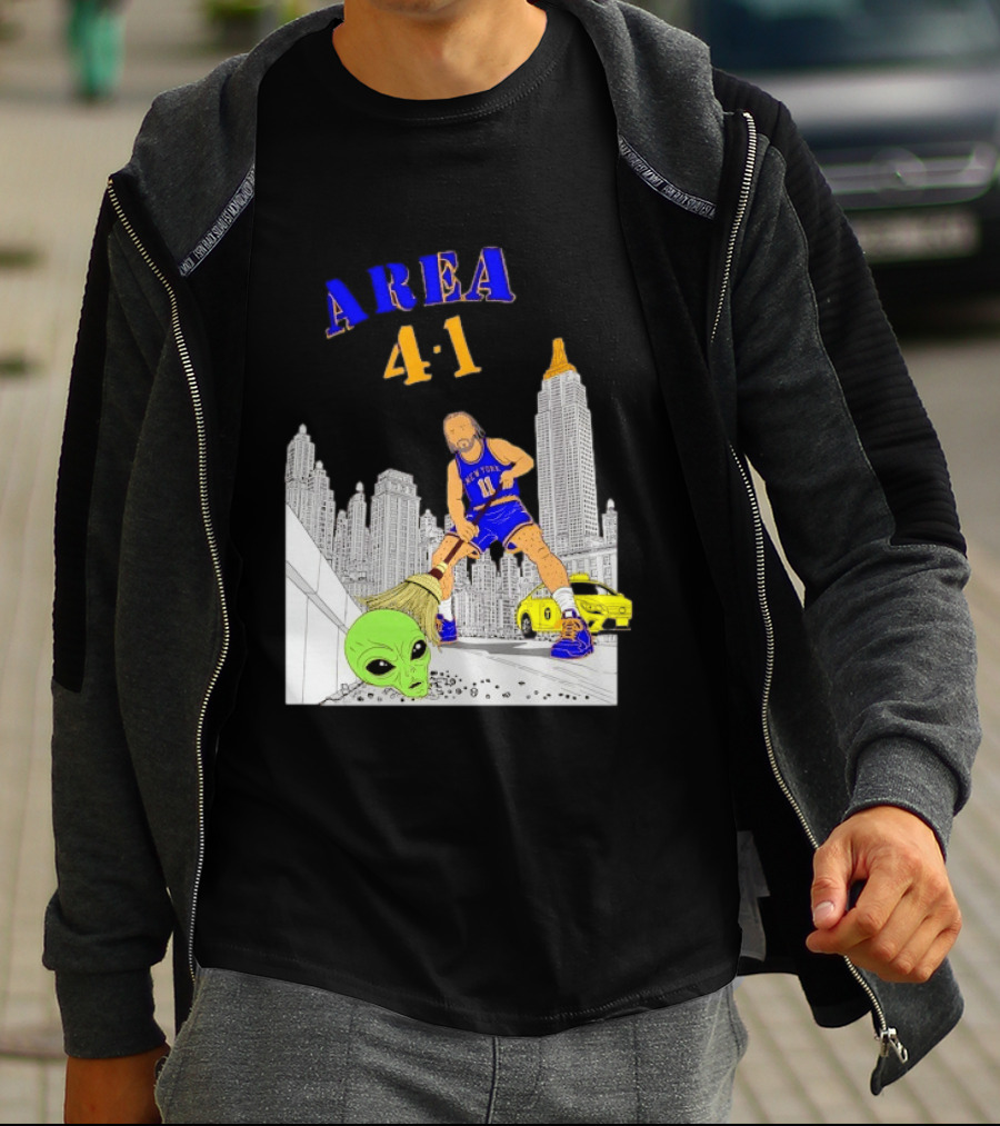 AREA 4 1 Jalen Brunson New York Knicks Vs Alien San Antonio Spurs T-Shirt