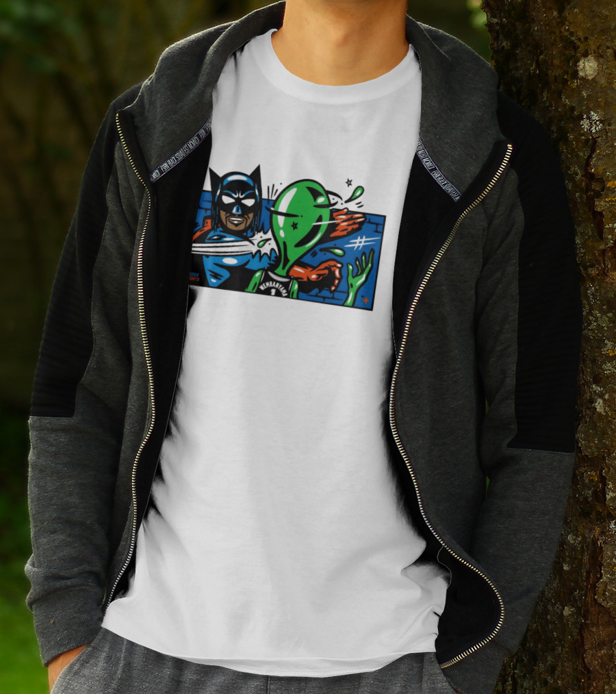 Batman Slapping Alien Knicks Beat Spurs NBA Final 2026 Soda Sports T-Shirt