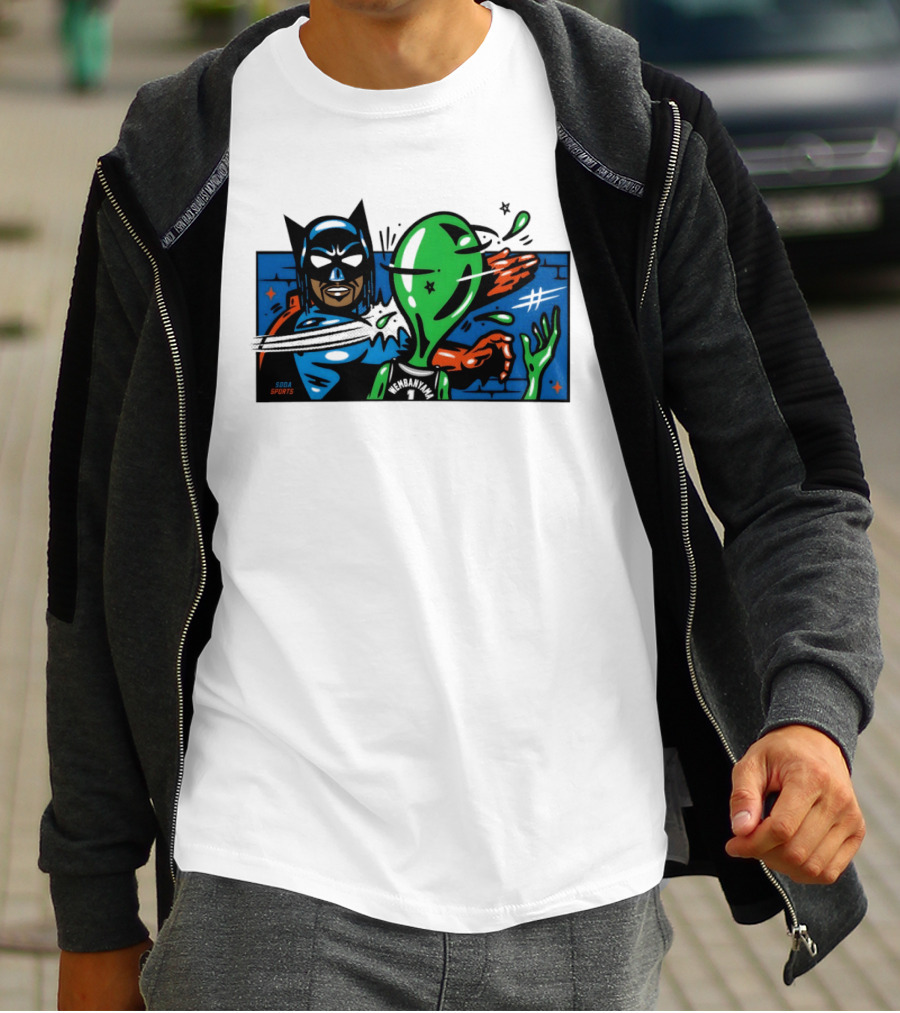 Batman Slapping Alien Knicks Beat Spurs NBA Final 2026 Soda Sports T-Shirt