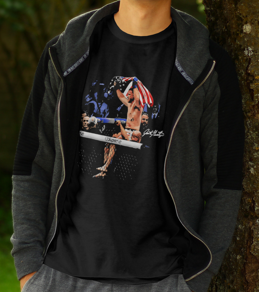 Justin Gaethje Celebrating With American Flag Victory Pose Signature Edition T-Shirt