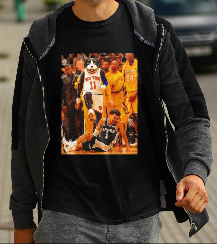 New York Knicks 11 Cat Dunks On Spurs Player Victor Wembanyama With Crowd And Lakers Players T-Shirt