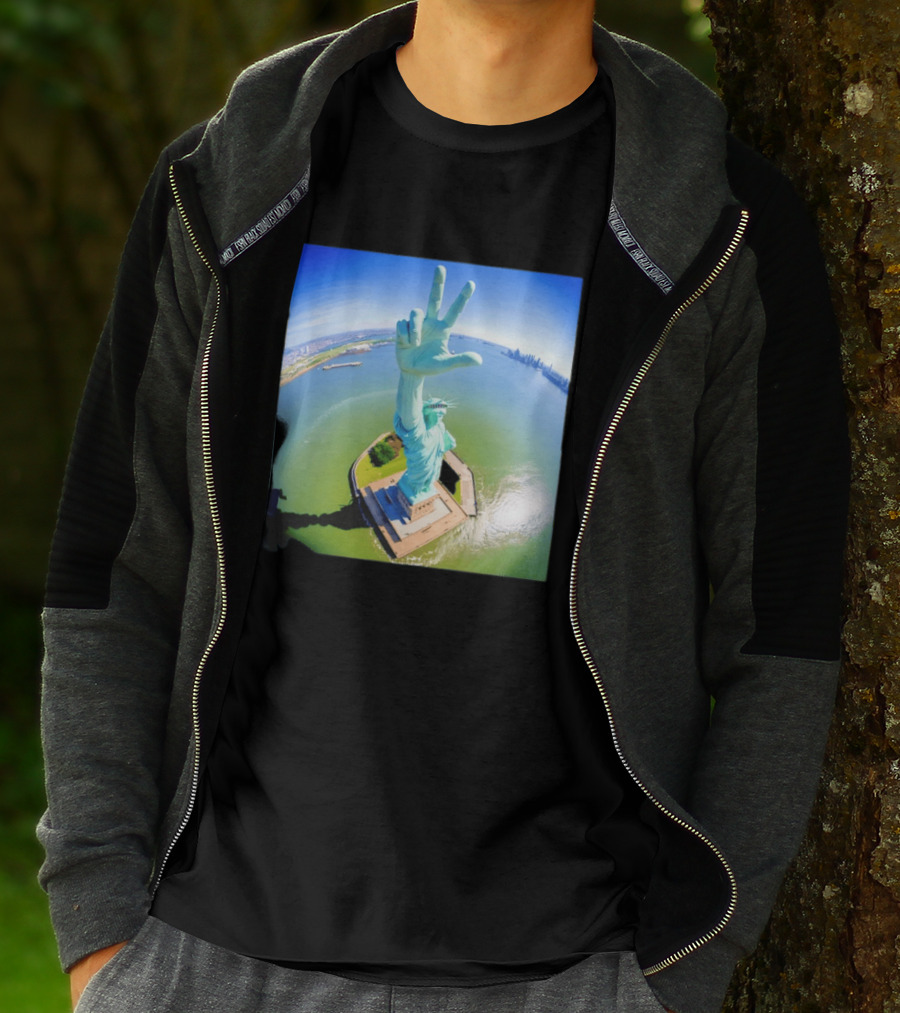 Jalen Brunson Statue Of Liberty Victory Gesture Photo T-Shirt