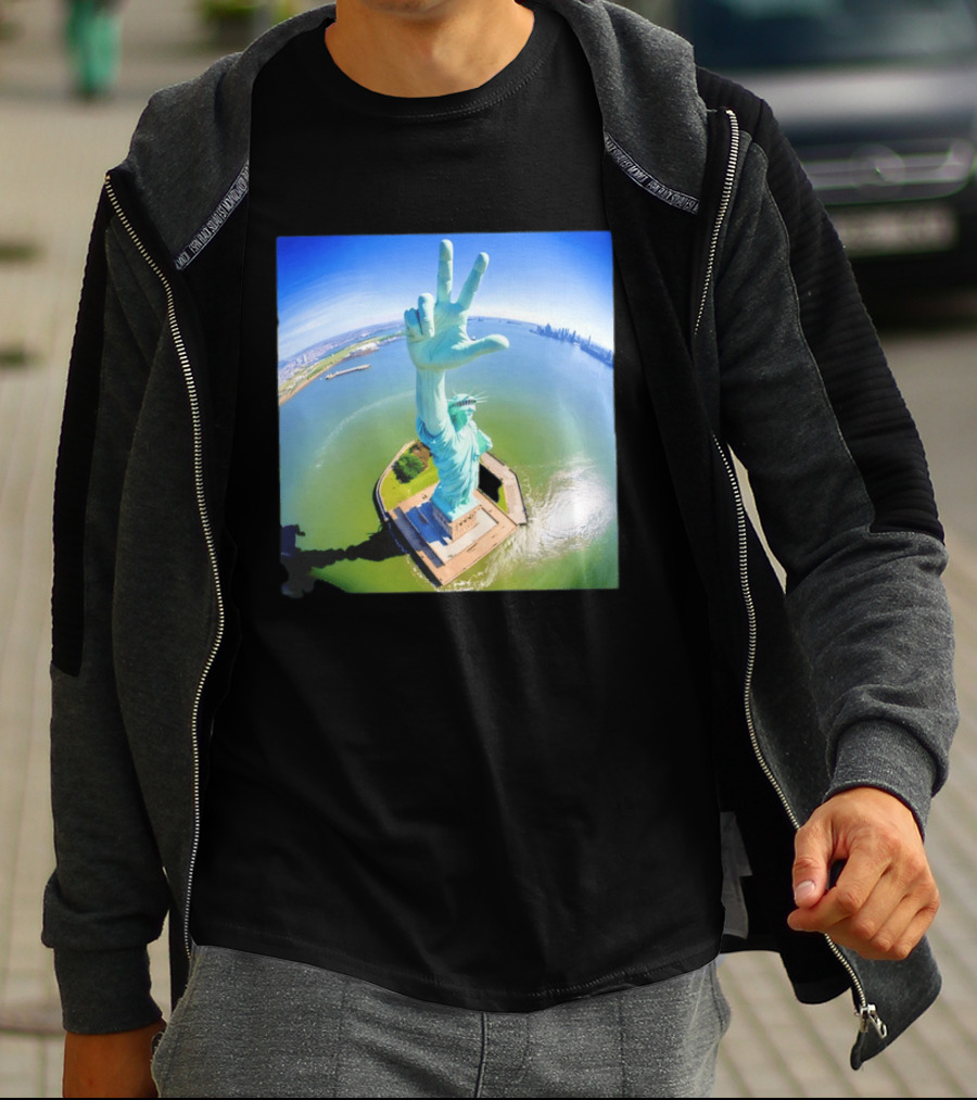 Jalen Brunson Statue Of Liberty Victory Gesture Photo T-Shirt