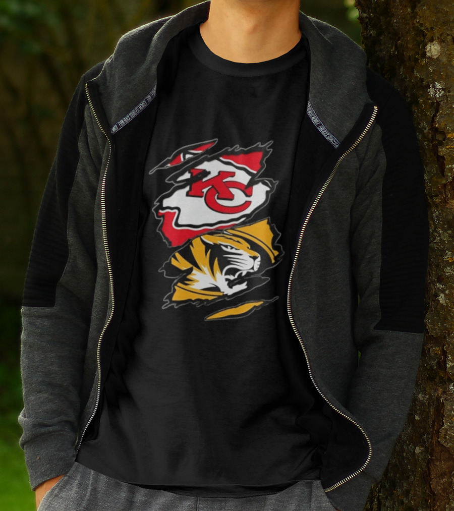 Kansas City Chiefs Missouri Tigers Two Teams One Heart Scratch Torn Sports T-Shirt