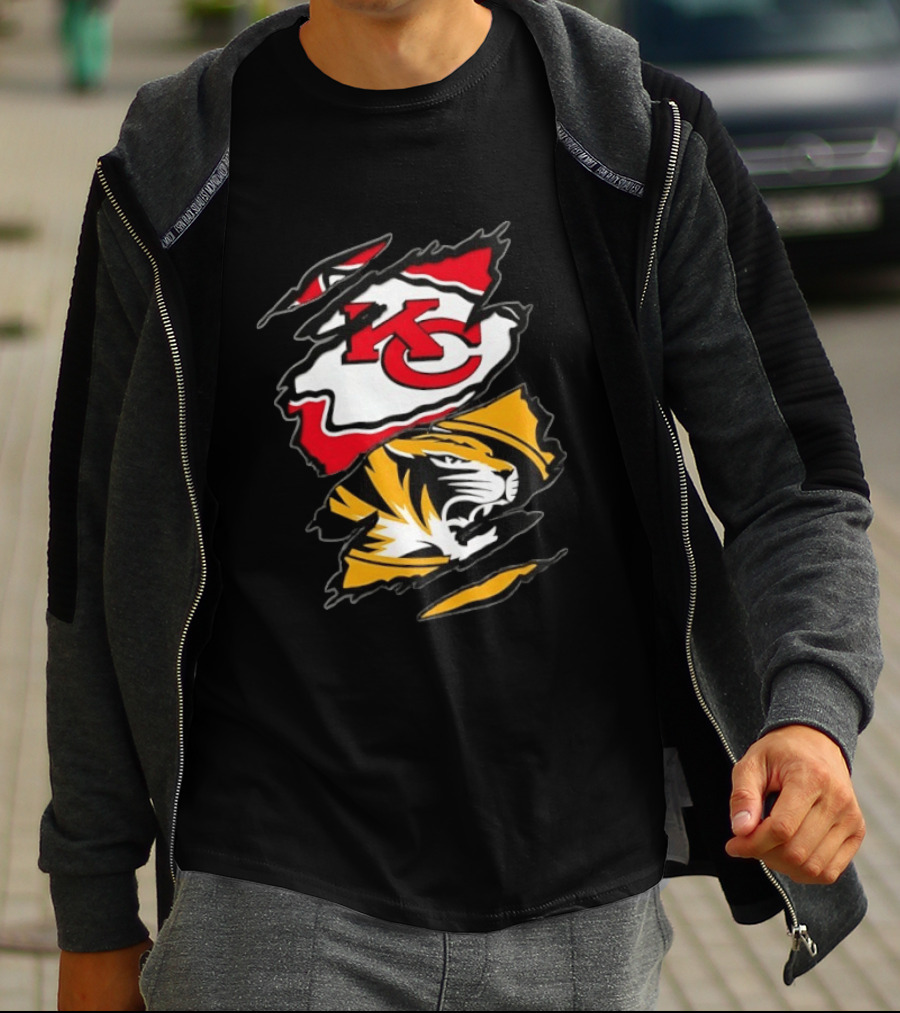 Kansas City Chiefs Missouri Tigers Two Teams One Heart Scratch Torn Sports T-Shirt