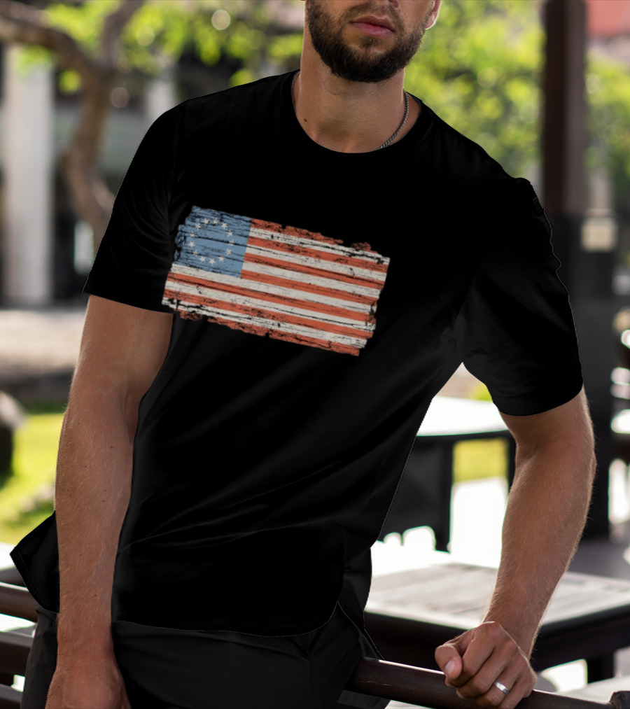 Distressed Vintage Betsy Ross Flag Thirteen Stars Retro Look T-Shirt