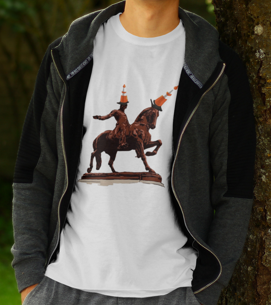 Duke Of Wellington Statue Cone Hat Glasgow Scottish T-Shirt