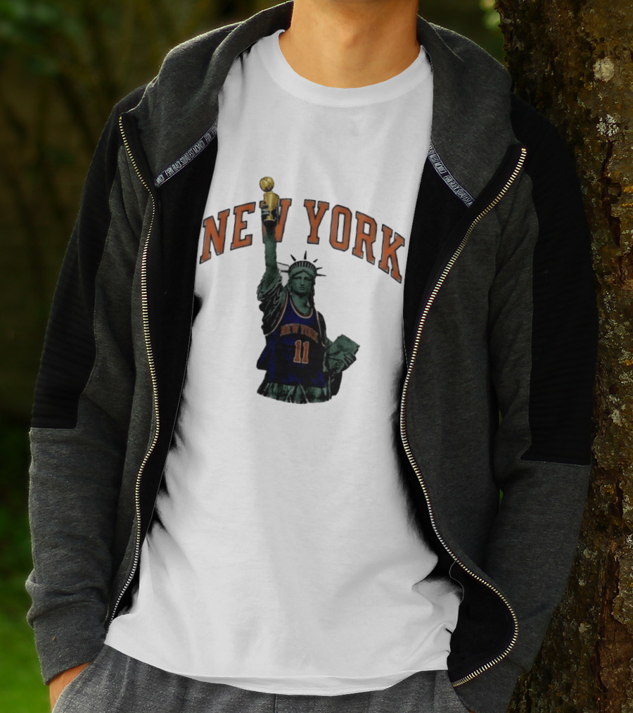 New York Knicks Jalen Brunson Statue Liberty Trophy Meme T-Shirt