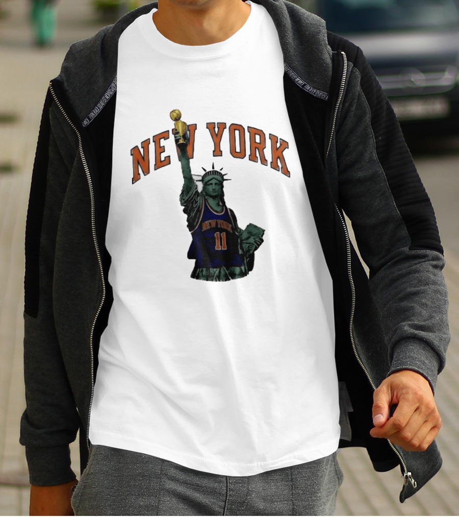 New York Knicks Jalen Brunson Statue Liberty Trophy Meme T-Shirt