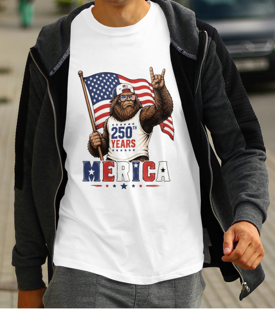 250th Years Bigfoot Merica American Flag 4th Of July Patriotic Independence Day T-Shirt