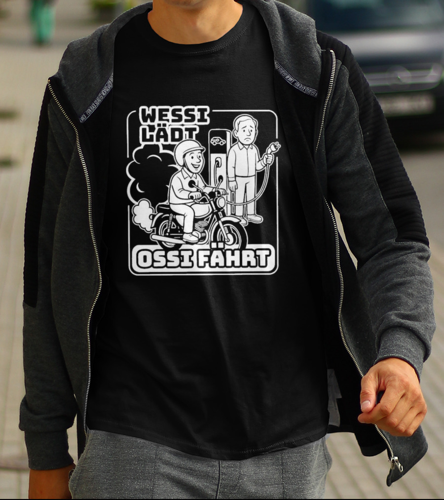 Wessi Lädt Ossi Fahrt Motif With Scooter And Gas Pump T-Shirt