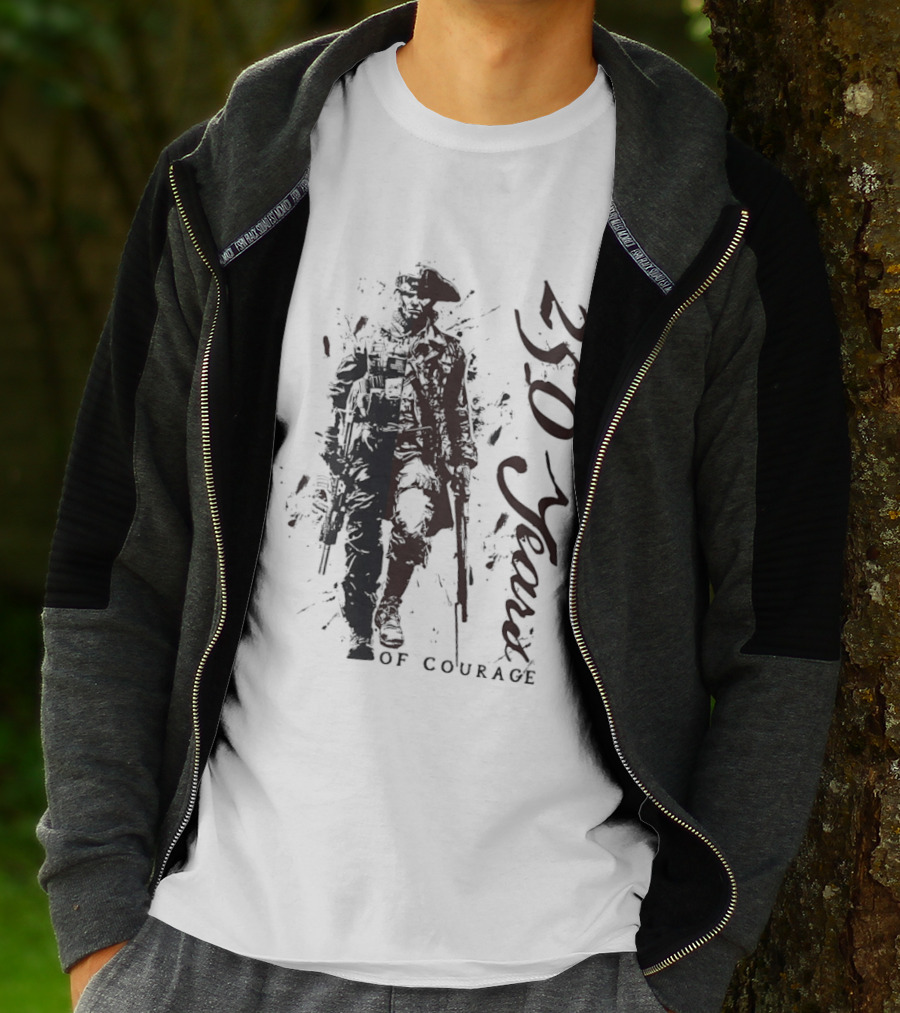250 Years Of Courage Revolutionary War Soldier With Musket T-Shirt