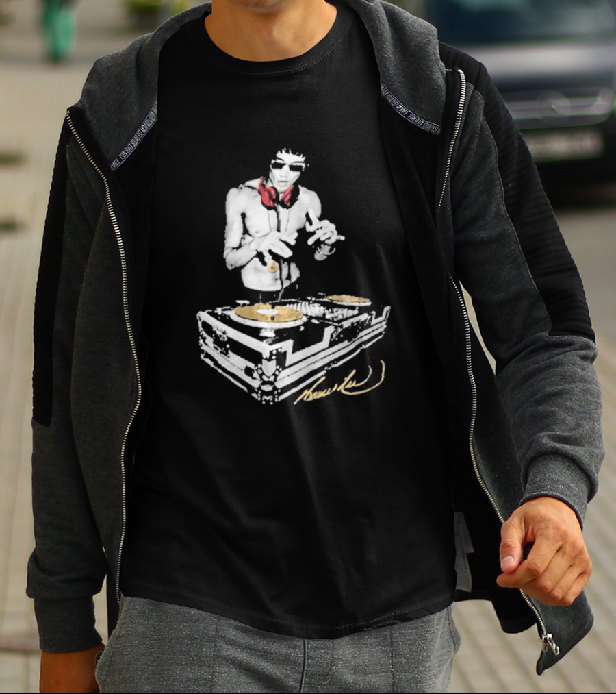 Robert Downey Jr Bruce Lee DJ Kung Fu Red Headphones T-Shirt