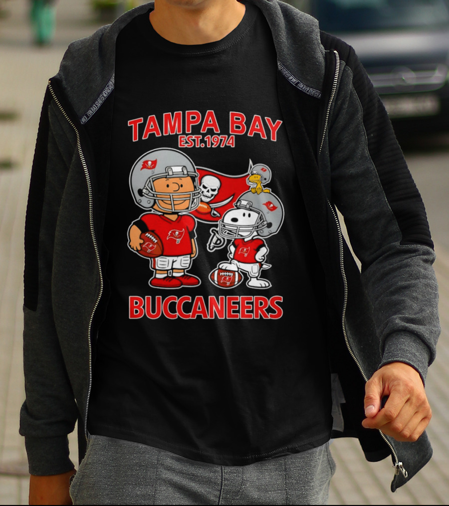 Tampa Bay Buccaneers Snoopy And Charlie Brown EST 1974 T-Shirt