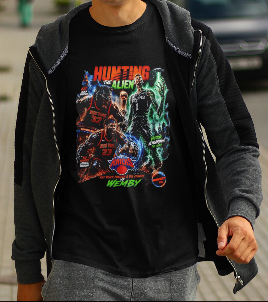 Hunting The Alien KAT Black Panther New York Knicks Mitchell Robinson Vs Wemby Victor Wembanyama T-Shirt