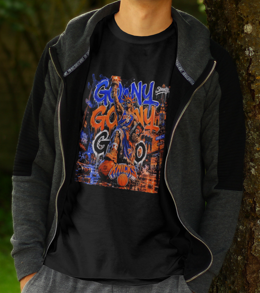 GO NY GO NY GO Knicks Basketball Statue Street T-Shirt