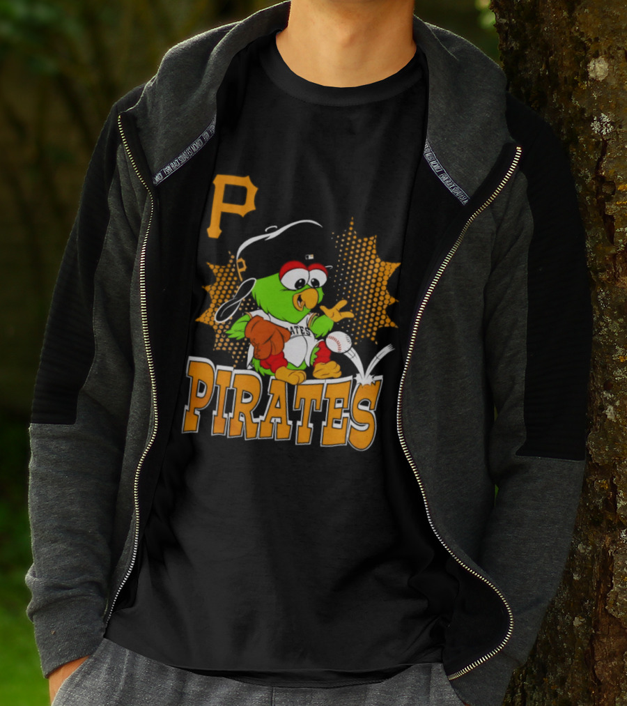 P Pittsburgh Pirates MLB Team Parrot Baseball T-Shirt