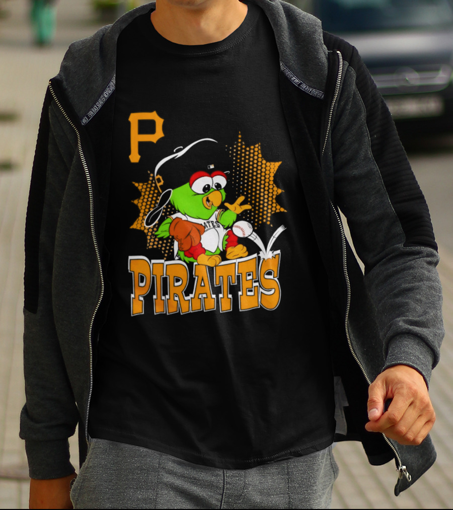 P Pittsburgh Pirates MLB Team Parrot Baseball T-Shirt