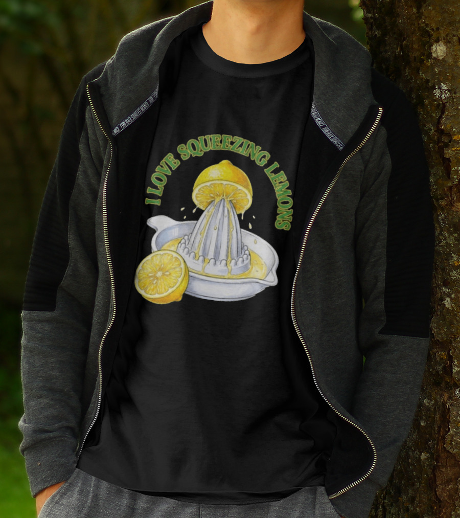 I Love Squeezing Lemons Citrus Juicer And Fruit T-Shirt