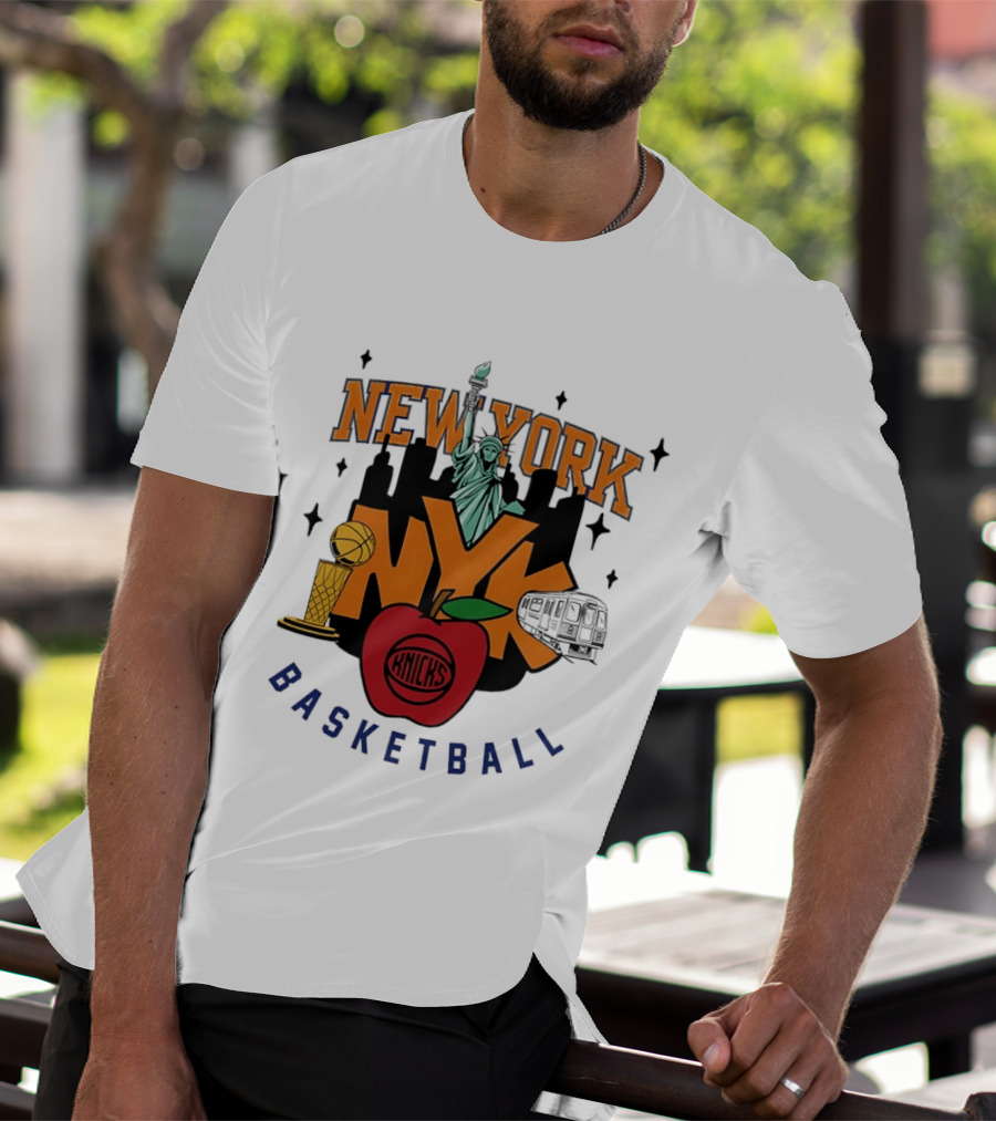 New York Knicks NYK Big Apple Basketball Statue Subway Skyline T-Shirt