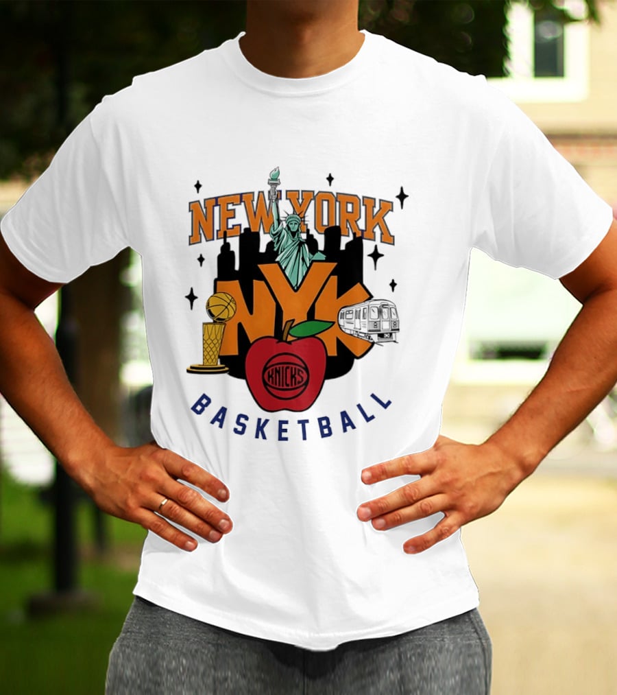 New York Knicks NYK Big Apple Basketball Statue Subway Skyline T-Shirt