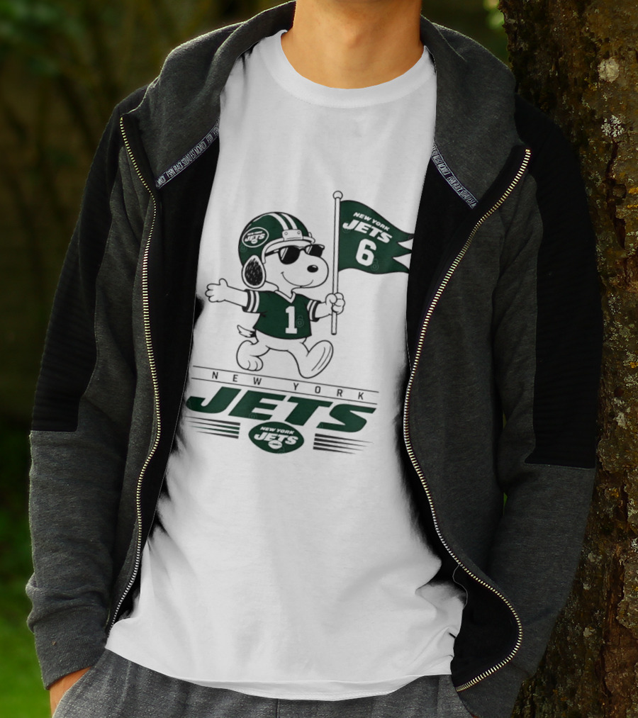 Snoopy Peanuts New York Jets Football 6 1 T-Shirt
