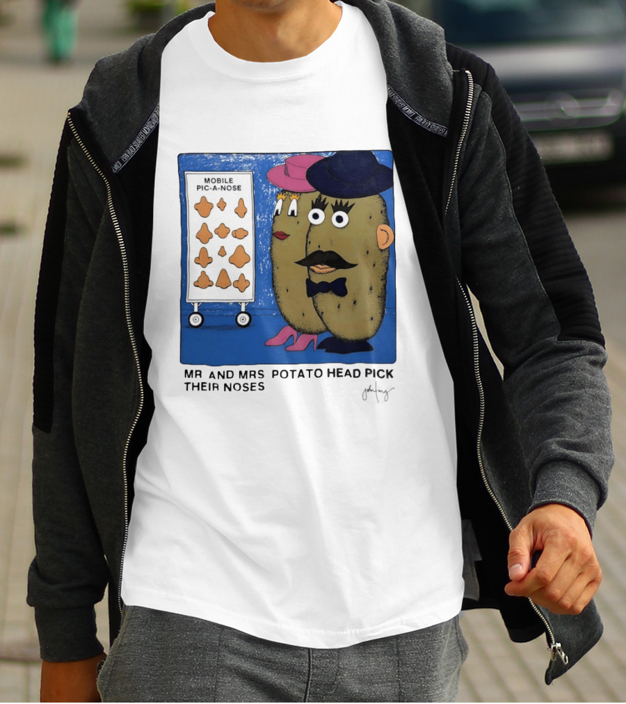 Mobile Pic A Nose Mr And Mrs Potato Head Pick Their Noses T-Shirt