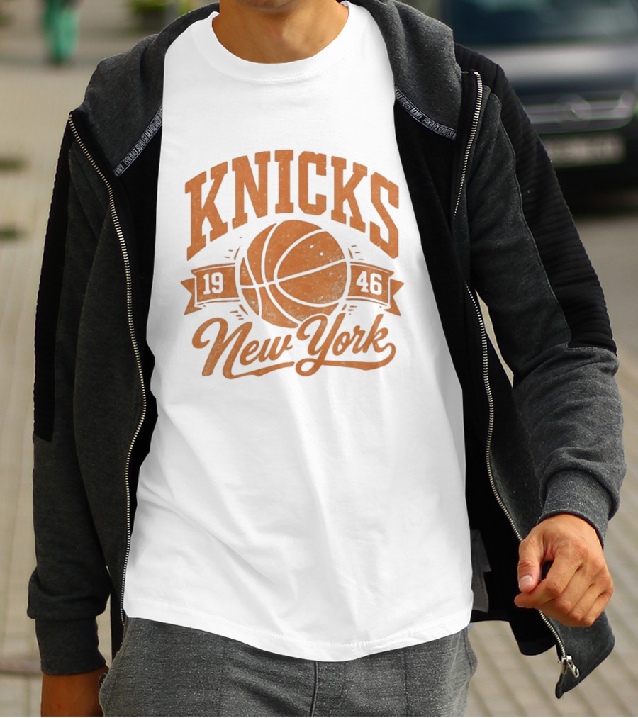 Knicks 1946 New York Distressed Basketball T-Shirt
