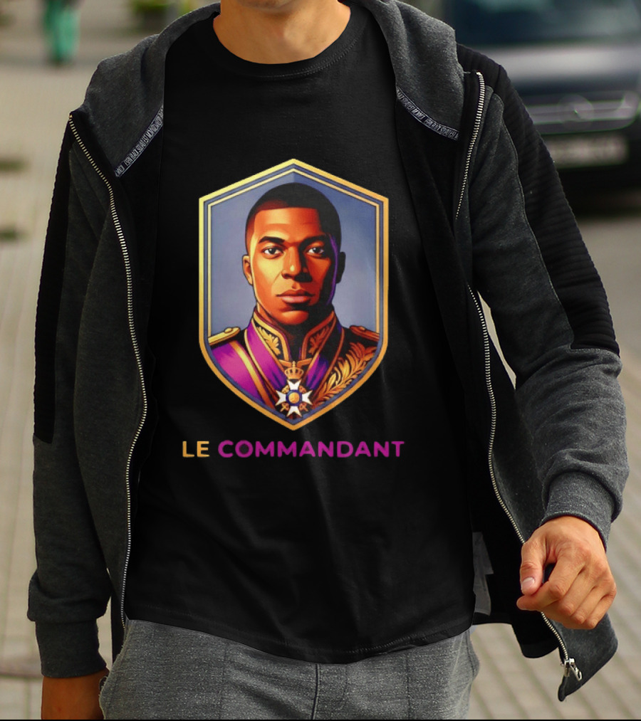 Kylian Mbappe Le Commandant Badge Paris Saint Germain T-Shirt