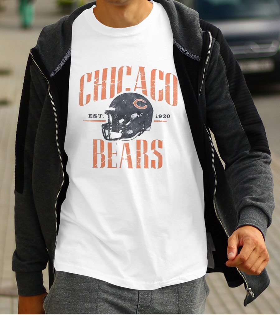 Chicago Bears Est 1920 Distressed Helmet Vintage Football T-Shirt